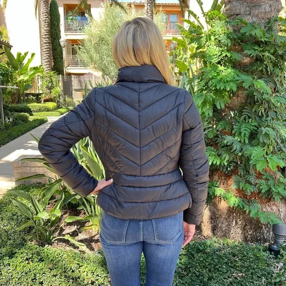 Packable Puffer Quilted Jacket Black Zip Closure Lightweight High Neck - Picture 3 of 5